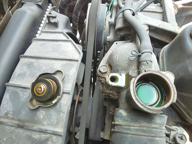 三菱ふそうキャンタークレーン4段小型（2t・3t）[写真13]