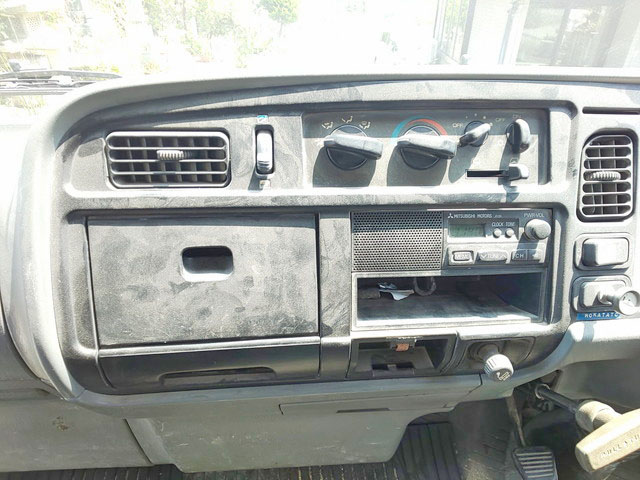 三菱ふそうキャンタークレーン4段小型（2t・3t）[写真26]