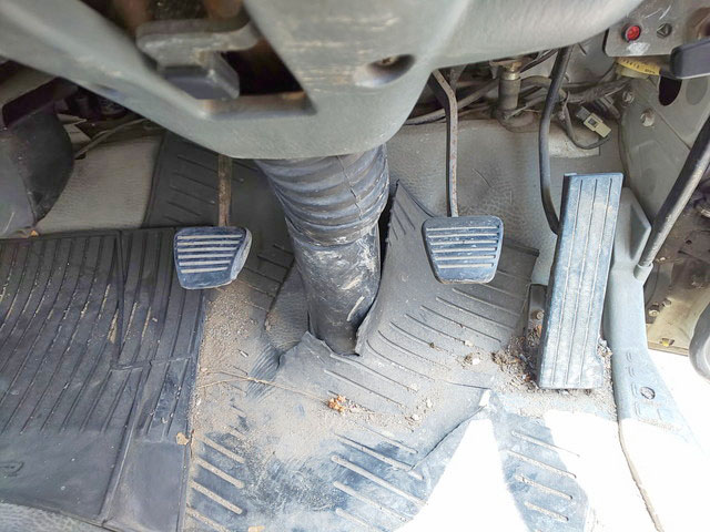 三菱ふそうキャンタークレーン4段小型（2t・3t）[写真27]