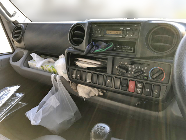 トヨタトヨエースパネルバン小型（2t・3t）[写真27]