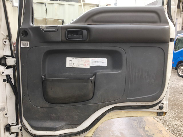 いすゞフォワードコンテナ専用車中型（4t）[写真26]