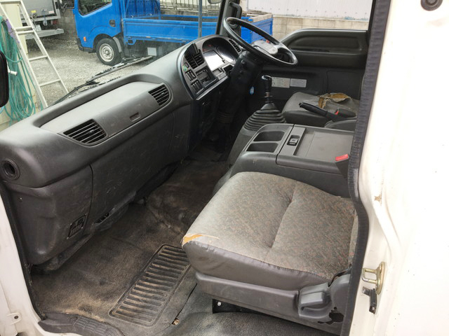 いすゞフォワードコンテナ専用車中型（4t）[写真31]