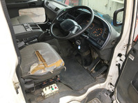 いすゞフォワードコンテナ専用車中型（4t）[写真32]