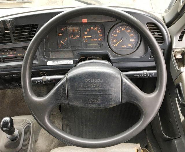いすゞフォワードコンテナ専用車中型（4t）[写真37]