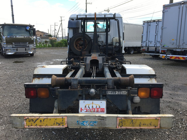 いすゞフォワードコンテナ専用車中型（4t）[写真09]