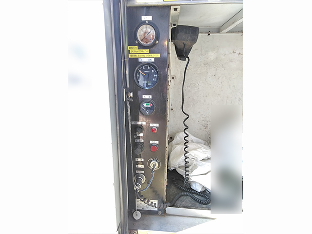 いすゞエルフ高圧洗浄車小型（2t・3t）[写真08]