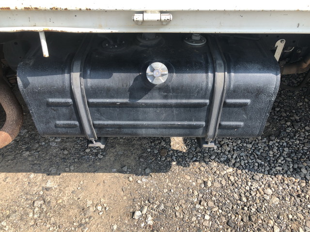 日野デュトロ平ボディ小型（2t・3t）[写真13]