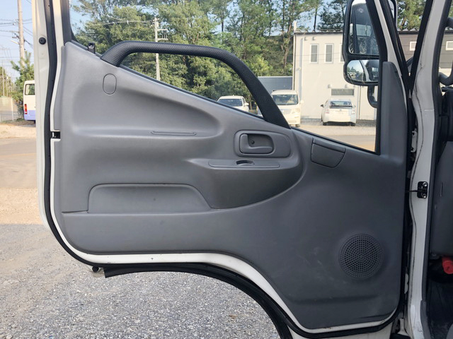 日野デュトロ平ボディ小型（2t・3t）[写真22]