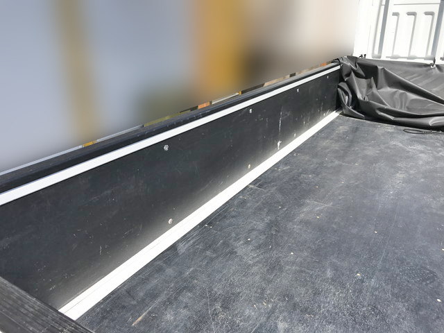 日産アトラス平ボディ小型（2t・3t）[写真12]