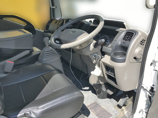 日産アトラス平ボディ小型（2t・3t）[写真17]