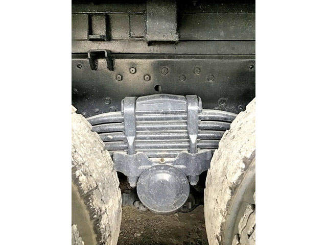 三菱ふそうスーパーグレート平ボディ大型（10t）[写真14]