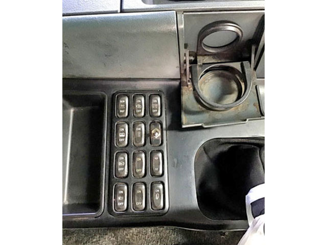 三菱ふそうスーパーグレート平ボディ大型（10t）[写真25]