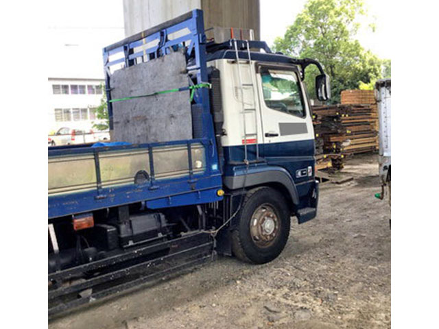 三菱ふそうスーパーグレート平ボディ大型（10t）[写真06]