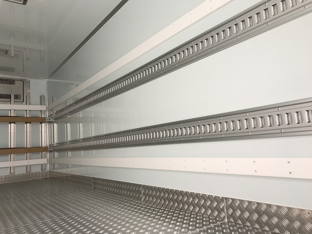 日野レンジャー冷凍車（冷蔵車）中型（4t）[写真13]