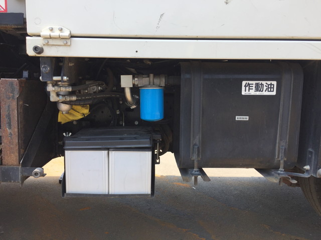 いすゞエルフ高所作業車小型（2t・3t）[写真19]