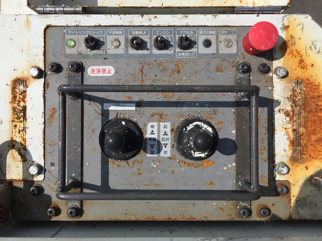 いすゞエルフ高所作業車小型（2t・3t）[写真18]