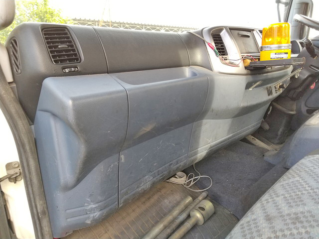 日野レンジャーダンプ・クレーン付中型（4t）[写真32]