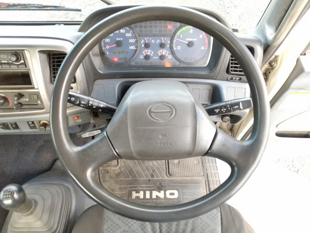 日野レンジャーダンプ・クレーン付中型（4t）[写真36]