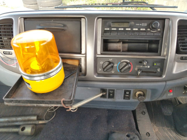 日野レンジャーダンプ・クレーン付中型（4t）[写真37]