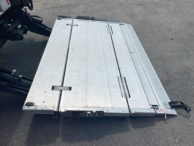 いすゞエルフアルミバン小型（2t・3t）[写真11]