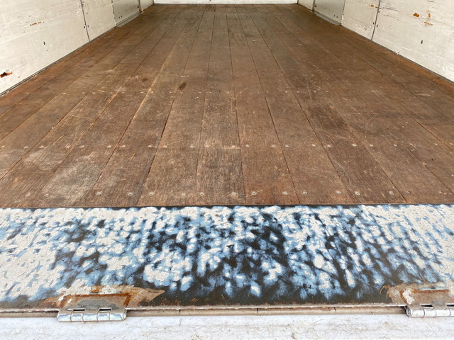 いすゞエルフアルミバン小型（2t・3t）[写真16]