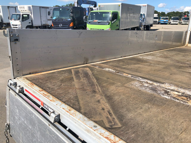 いすゞエルフアルミブロック小型（2t・3t）[写真12]