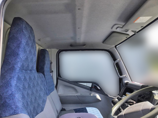 三菱ふそうキャンターガッツ平ボディ小型（2t・3t）[写真14]