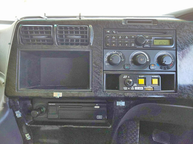 三菱ふそうスーパーグレートダンプ大型（10t）[写真35]