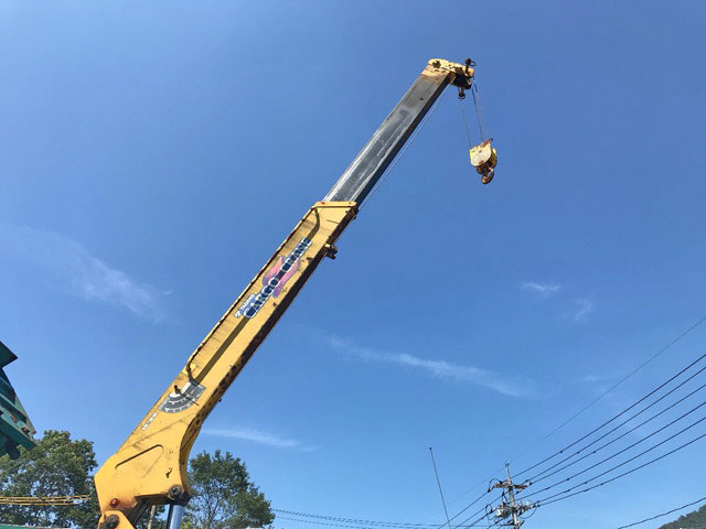 いすゞフォワードダンプ・クレーン付中型（4t）[写真12]