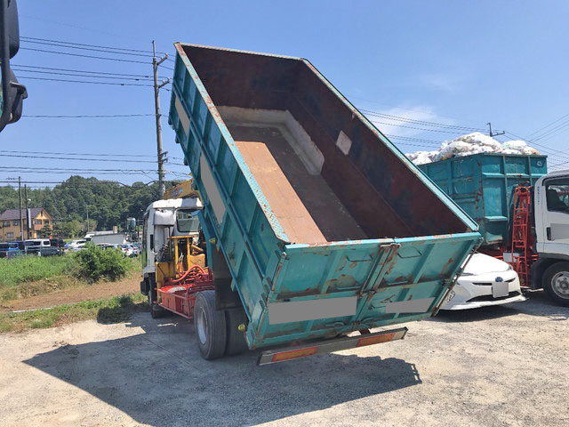 いすゞフォワードダンプ・クレーン付中型（4t）[写真02]