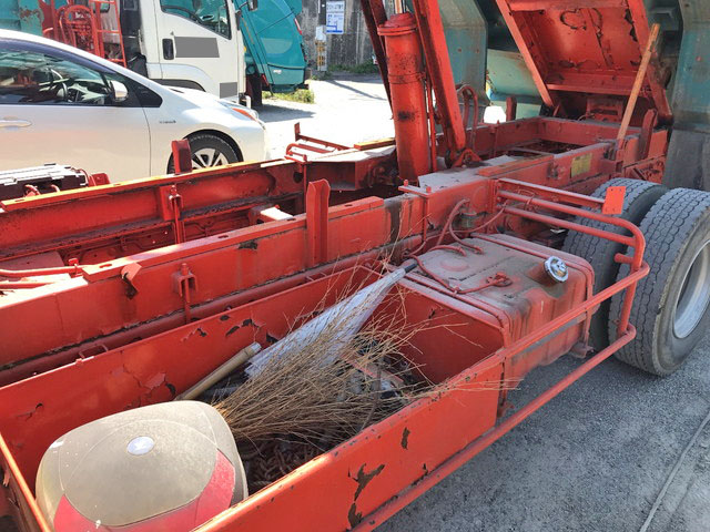 いすゞフォワードダンプ・クレーン付中型（4t）[写真20]