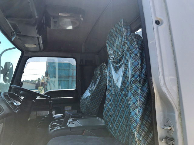 いすゞフォワードダンプ・クレーン付中型（4t）[写真25]