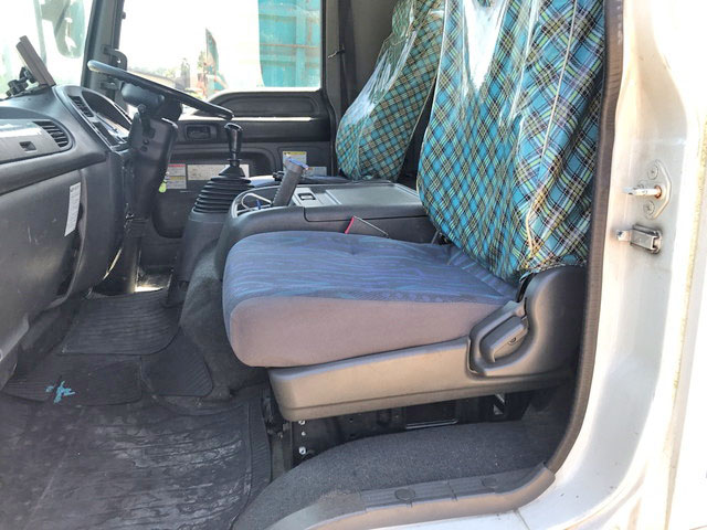 いすゞフォワードダンプ・クレーン付中型（4t）[写真26]