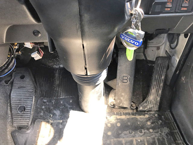 いすゞフォワードダンプ・クレーン付中型（4t）[写真30]