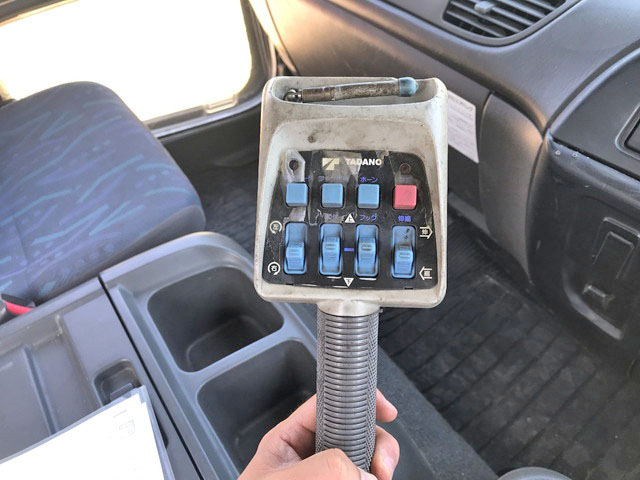 いすゞフォワードダンプ・クレーン付中型（4t）[写真34]