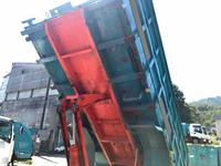 いすゞフォワードダンプ・クレーン付中型（4t）[写真08]