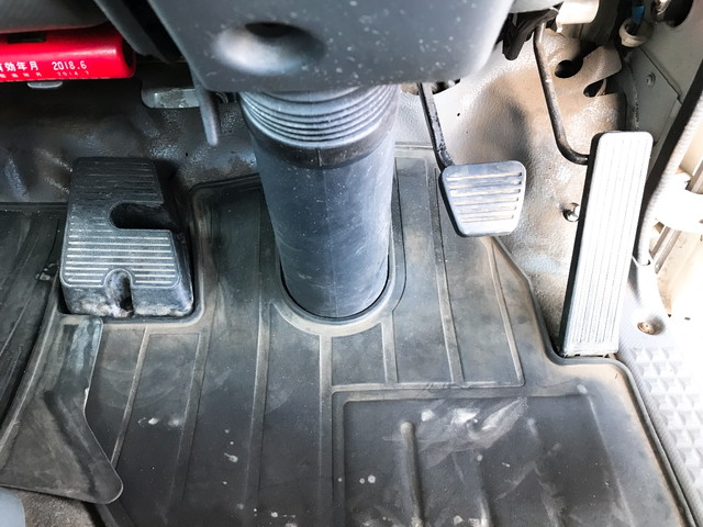 いすゞエルフ平ボディ小型（2t・3t）[写真36]