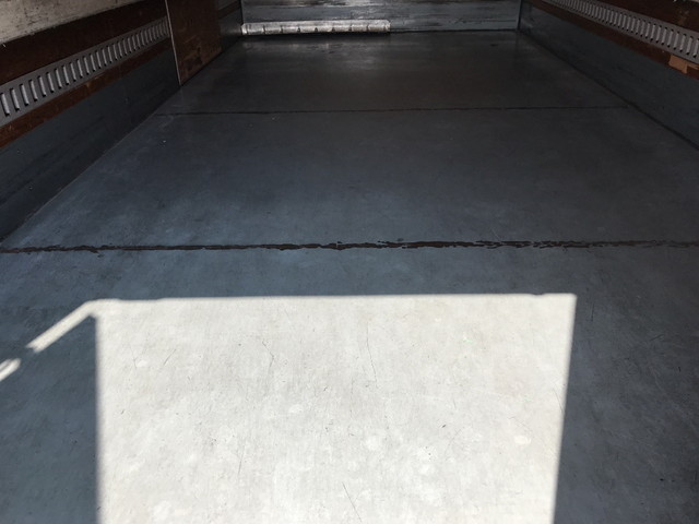 いすゞエルフアルミバン小型（2t・3t）[写真10]