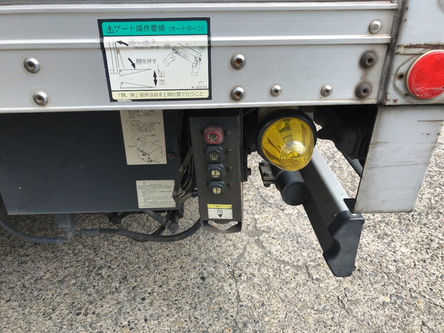 いすゞエルフアルミバン小型（2t・3t）[写真16]