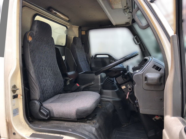 いすゞエルフアルミバン小型（2t・3t）[写真28]