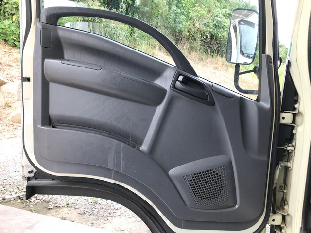 いすゞエルフ冷凍車（冷蔵車）小型（2t・3t）[写真28]