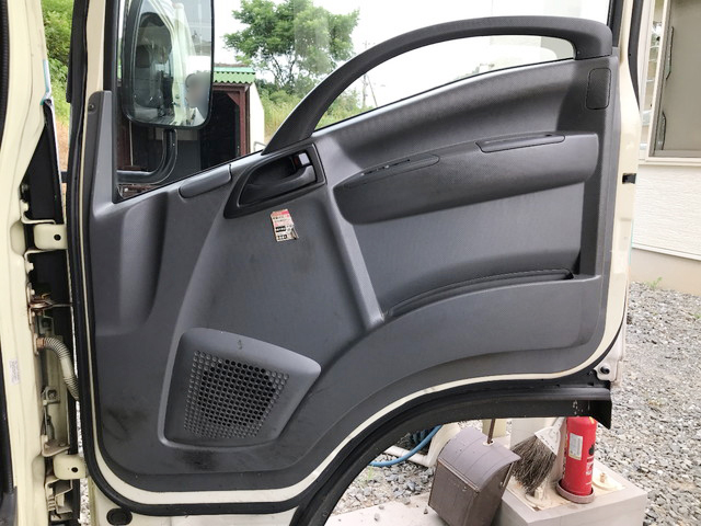 いすゞエルフ冷凍車（冷蔵車）小型（2t・3t）[写真29]