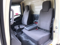 いすゞエルフ冷凍車（冷蔵車）小型（2t・3t）[写真30]