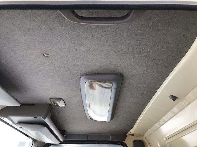 いすゞエルフ冷凍車（冷蔵車）小型（2t・3t）[写真32]