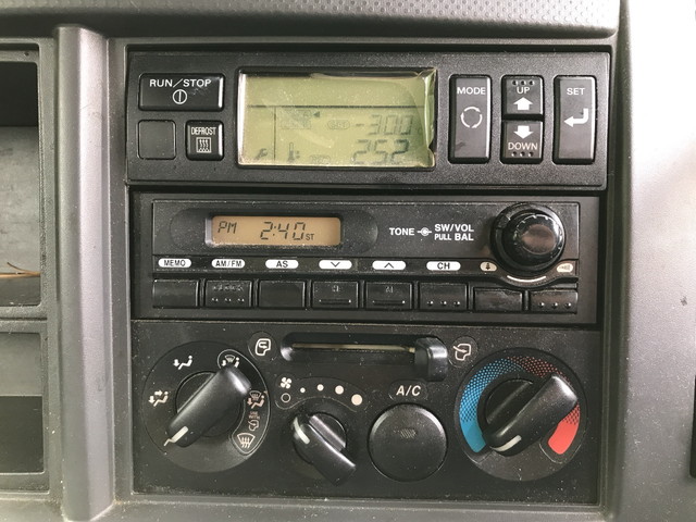 いすゞエルフ冷凍車（冷蔵車）小型（2t・3t）[写真35]