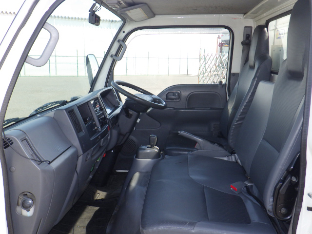 いすゞエルフ冷凍車（冷蔵車）小型（2t・3t）[写真17]