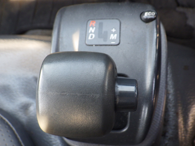 いすゞエルフ冷凍車（冷蔵車）小型（2t・3t）[写真23]