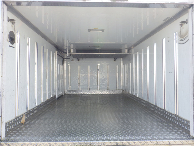 いすゞエルフ冷凍車（冷蔵車）小型（2t・3t）[写真09]