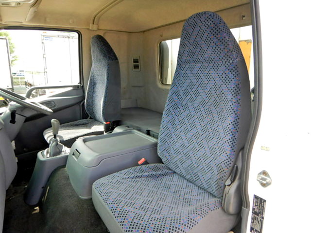 三菱ふそうファイター平ボディ中型（4t）[写真12]