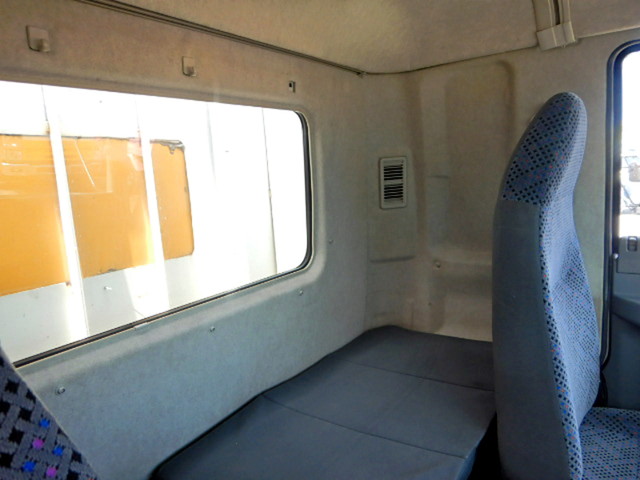 三菱ふそうファイター平ボディ中型（4t）[写真13]